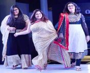 actress kushboo walked the ramp with her two daughters during the grand finale.jpg from kanada actres khusbu hot deepest navel