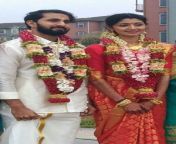 1517810978 malyalam actress divya unni arun kumar get married again sri guruvayurappan temple.jpg from actress divya unni