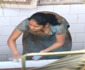61 bmp from aunty washing cloth cleavage indian mallu auntie desi