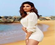parineeti chopra in hot dress at beach photo.jpg from actress priti chopra sinha whatsapp leaked