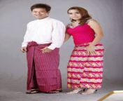 moe hay ko and pyay ti oo in pink traditional costume.jpg from myanmar com moe