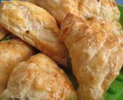 homemade puff pastry indian crispy khari biscuits by wheat flour.png from घर का बना भारतीय देसी युगल