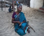 desertion2.jpg from tamil village housewife boobs
