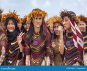 niñas de una tribu papuana en el festival del valle baliem indonesia papua nueva guinea wamena irian jaya agosto jovencitas bella 239496051.jpg from niñas jovencitas