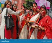 bengali community kolkata married hindu women smear play vermilion sindur khela traditional ceremony 62350117.jpg from kalkata married jpg