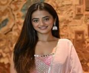 helly shah.jpg from helly shah age and namish taneja varun kapoor image twitter facebook instagram date of birth religion family jpg