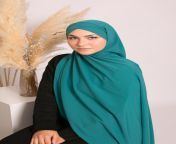 crossover hijab zum binden von saphirgruner medina seide.jpg from hhjab