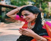 shraddha srinath smile saree vikram vedha actress.jpg from actress shraddha srinath latest hd photos jpg