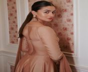 shraddha kapoors pastel pink anarkali vs alia bhatts nude toned anarkali suit which one would you steal 2 723x920.jpg from actress sradha kapoor porn