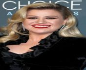 kelly clarkson critics choice awards mom quotes jpgw800h1421crop1quality74stripall from kelly