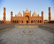 badshahi mosque best places to visit in pakistan 1024x678.jpg from pakistan famous