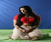 671746202bed49e4dfb737b98a8d67bd.jpg from tamil auntys sarees showing bra and boobs and kundi photos