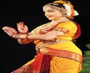 f4018b5542f085a768d18e5dabf6ca70 folk dance indian dresses.jpg from tamil malini on tango