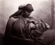 94f3218588badf639489d82308ab68b8 tribal women wild women.jpg from tribal woman breastfeeding her pet cat