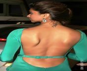 9a194b66af9cb0c8ae2c807f9466bb8b.jpg from hot bare back of bollywood actresses