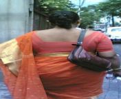 df61b72a5d0b4d17dc04116bdc040cb9.jpg from aunty saree back view