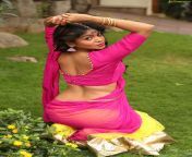 b5b9108d5bfcb7e888e0357213b3452d.jpg from telugu aunty in pink saree let her bf to press her boobs and