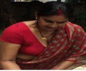 3f7bb519d3a6db96501ef9bb7e6f8435.jpg from tamil village mom blouse open
