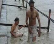mqdefault.jpg from haridwar aunty nude bath 3