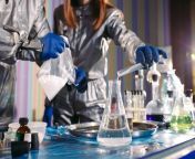 chemists make drugs laboratory 109285 4270.jpg from make drugs