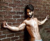 9shahid kapoor is looking super sexy in this photograph.jpg from xxx sahid kapoor sexy imageww pune hww dalk