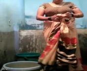 preview.jpg from indian aunty in saree bathroom ho