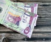 obverse side of the new polymer 5 sar five saudi arabia riyals cash money banknote bill jpgs612x612w0k20cowccgynk9xn8w8r6tur4nmaeuqsan5m5bf trjyyiks from saudi arab real
