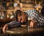 young drunk man sleeping on the table in a bar picture id476027398k6m476027398s612x612w0h5ii84wpll6emzvkfw octrf75tkghnjuzyorixk6uq0 from drunk sleep