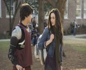 tyler posey e crystal reed nell episodio wolf moon di teen wolf 207729.jpg 750x400 crop q85.jpg from 207729 jpg