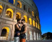 rome colosseum gay couple kiss.jpg from hip kiss roma