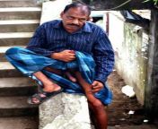 d2hoesyvaaipsik.jpg from village naked old man lungi and dhoti bath