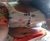 dn28gk2u4aqgrfq.jpg from tamil aunty sex latha saree housewife sand nude x