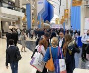 rsna 2023 attendees crowd in main hallway df jpeg from rsna b