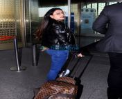 aamir khan rani mukerji and others snapped at the airport 6.jpg from rani mukharjee gaand