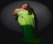 sonakshi sinha in green saree.jpg from sonakshi sinha sexy nude images 201