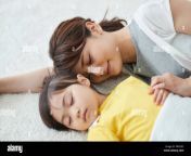 japanese mother with sleeping kid pwk20c.jpg from japnaese slpeeing daughter