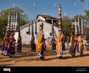 women performing the rajasthan and gujarati bhavai pot dance celebrating womens efforts to carry water in the desert udaipur rajasthan india rm0xgy.jpg from rajasthan à¤à¤¯à¤ªà¥à¤° xxx xxxxxx bdo