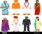 conjunto de diferentes indio permanente viejos y jovenes adultos en el vestido tradicional aislado sobre fondo blanco en estilo plano las diferencias de los hombres w1h179.jpg from indian old and young