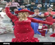 mujer gitana bailando flamenco durante un gitano desmalezado en la plaza de espana plaza de espana en sevilla ehhf8w.jpg from españa