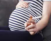 pregnant woman smoking.jpg from mama cigarette