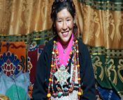 traditional tibetan woman 700.jpg from tibitan